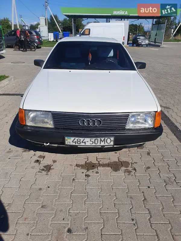 Audi 100