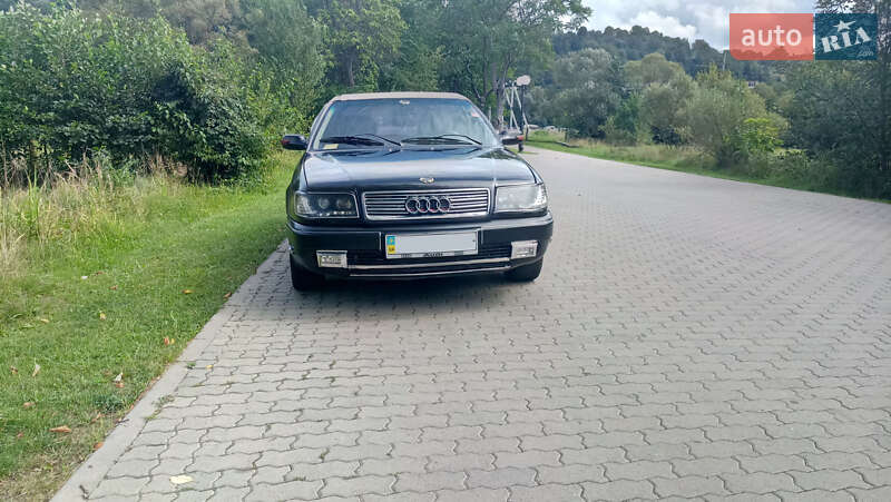 Седан Audi 100 1991 в Сваляве