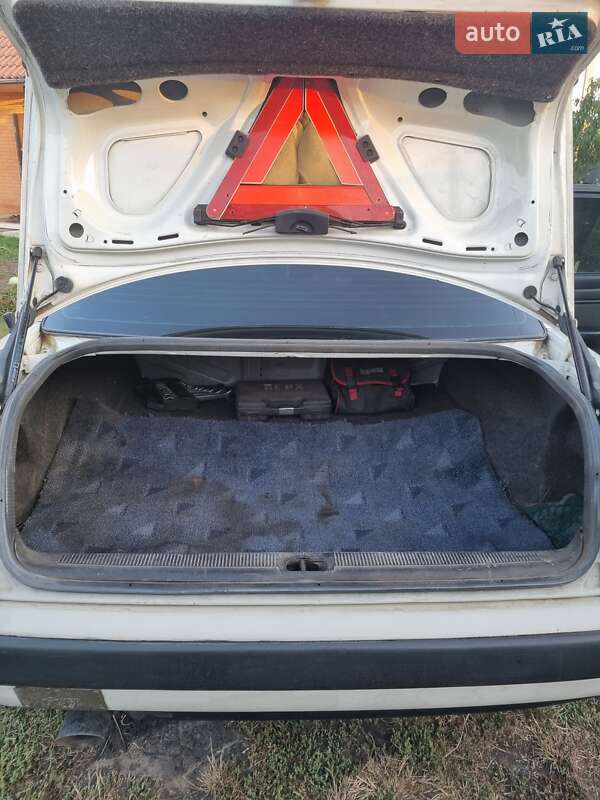 Седан Audi 100 1992 в Полтаві