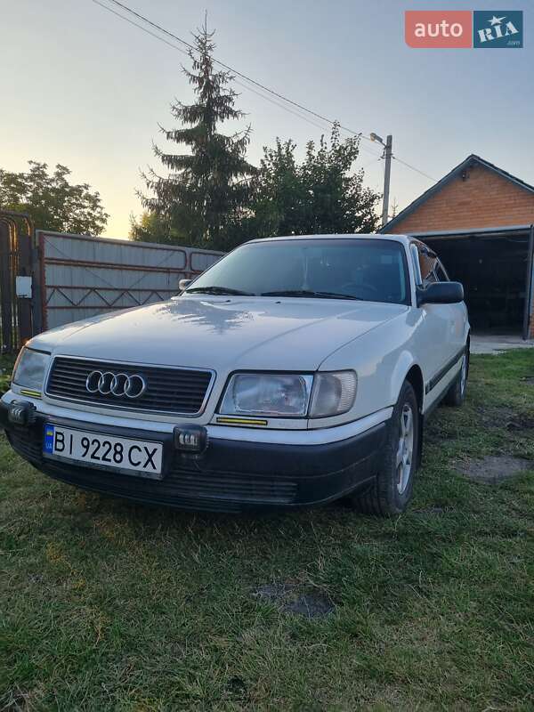 Седан Audi 100 1992 в Полтаві