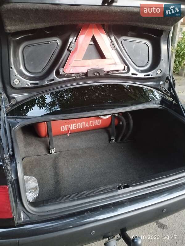 Седан Audi 100 1993 в Ровно