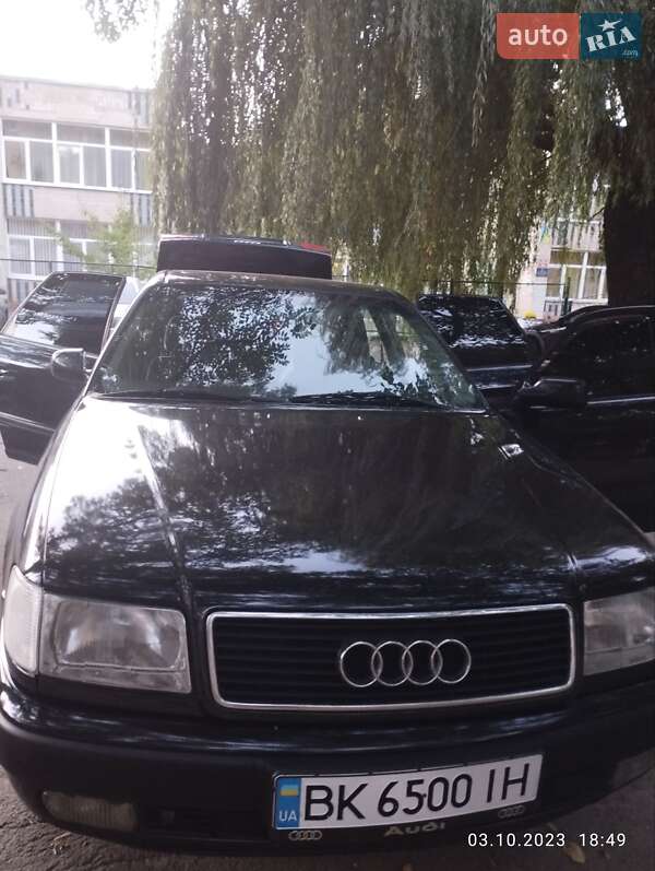 Седан Audi 100 1993 в Ровно
