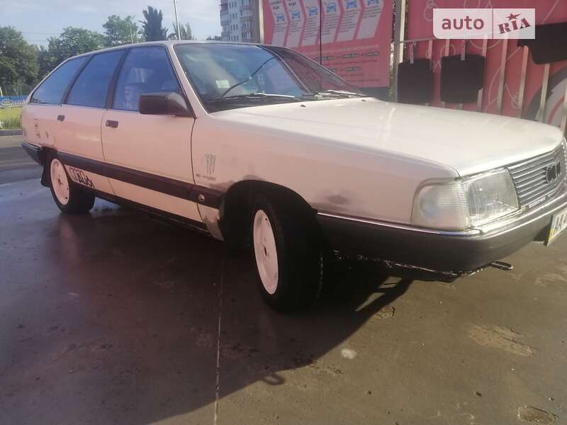 Универсал Audi 100 1988 в Киеве