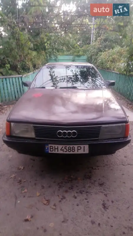 Audi 100 1984
