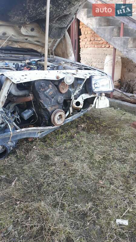 Седан Audi 100 1984 в Хусті