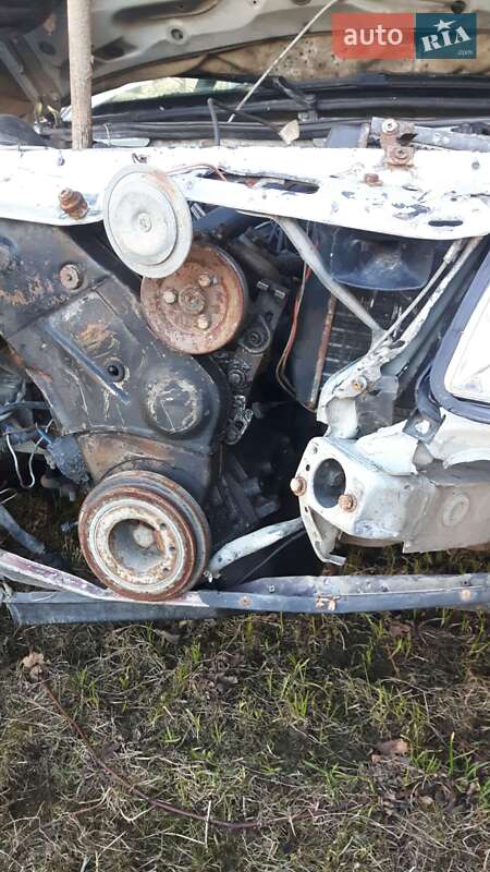 Седан Audi 100 1984 в Хусті