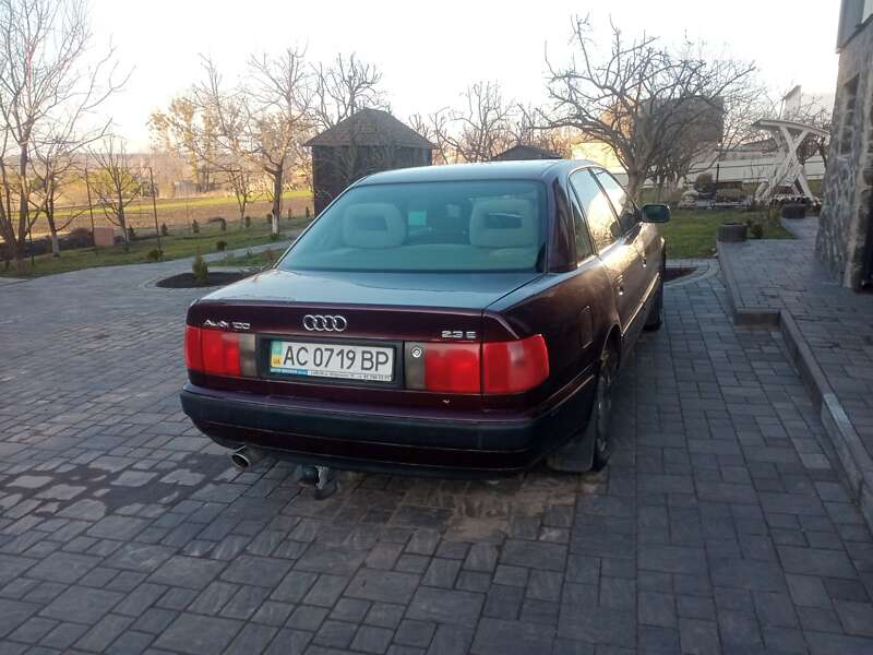 Седан Audi 100 1993 в Горохове