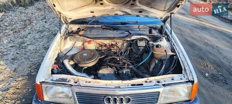Седан Audi 100 1987 в Костополе