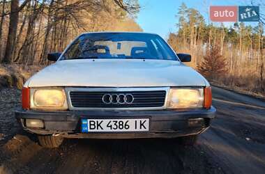 Седан Audi 100 1987 в Костополе