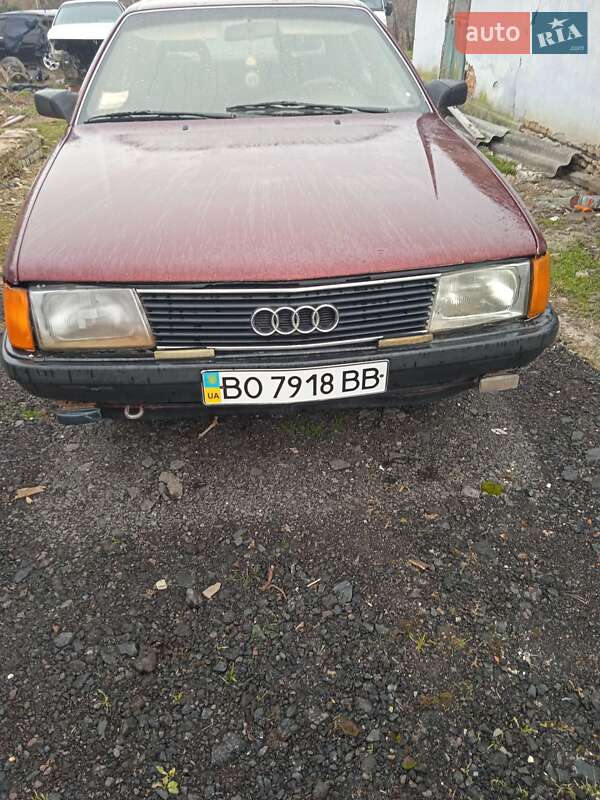 Седан Audi 100 1990 в Дубні