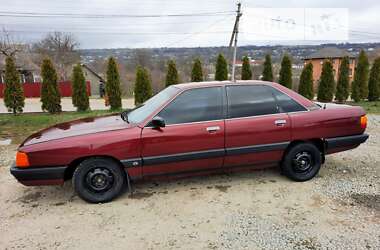 Седан Audi 100 1988 в Черновцах