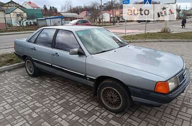 Седан Audi 100 1986 в Горохове