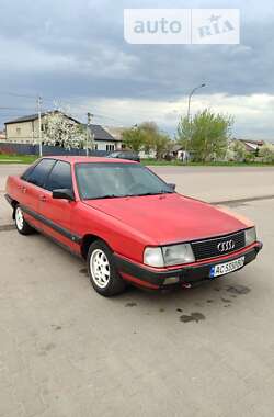 Седан Audi 100 1988 в Нововолинську