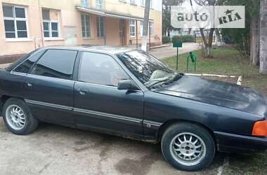 Седан Audi 100 1986 в Черновцах