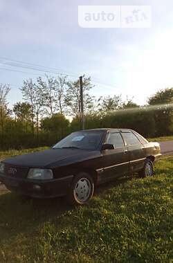 Седан Audi 100 1986 в Мукачевому