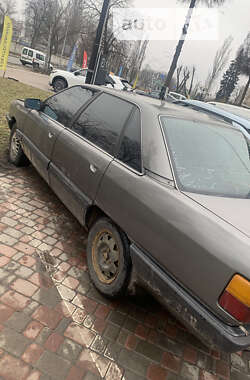 Седан Audi 100 1988 в Киеве