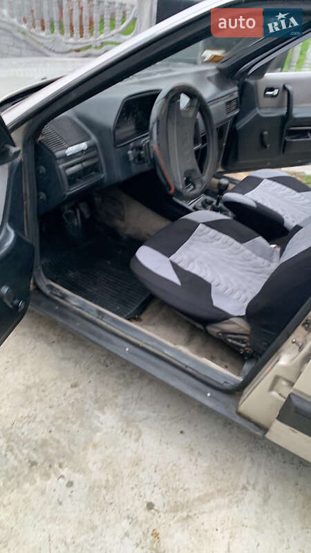 Седан Audi 100 1987 в Ставище