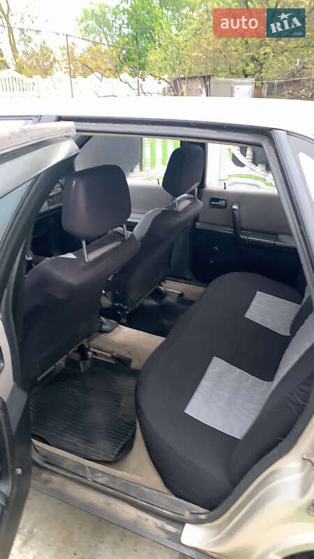 Седан Audi 100 1987 в Ставище