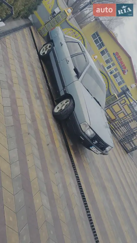 Audi 100 1985