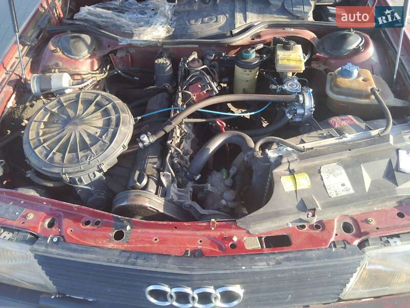 Седан Audi 100 1988 в Мукачево