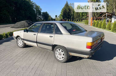 Седан Audi 100 1988 в Луцке