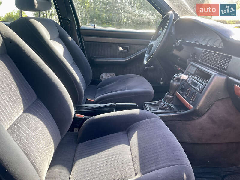 Седан Audi 100 1988 в Луцьку