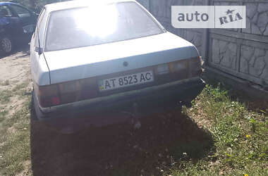 Седан Audi 100 1984 в Бурштыне