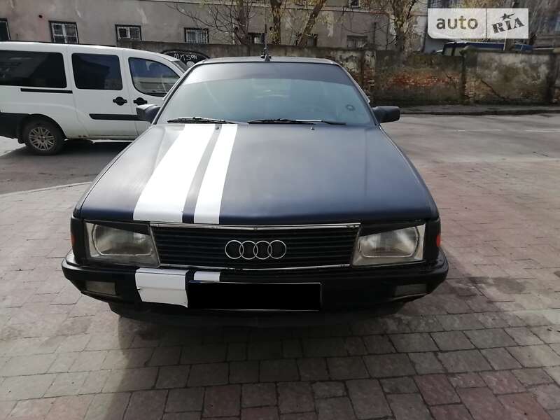 Седан Audi 100 1982 в Львове