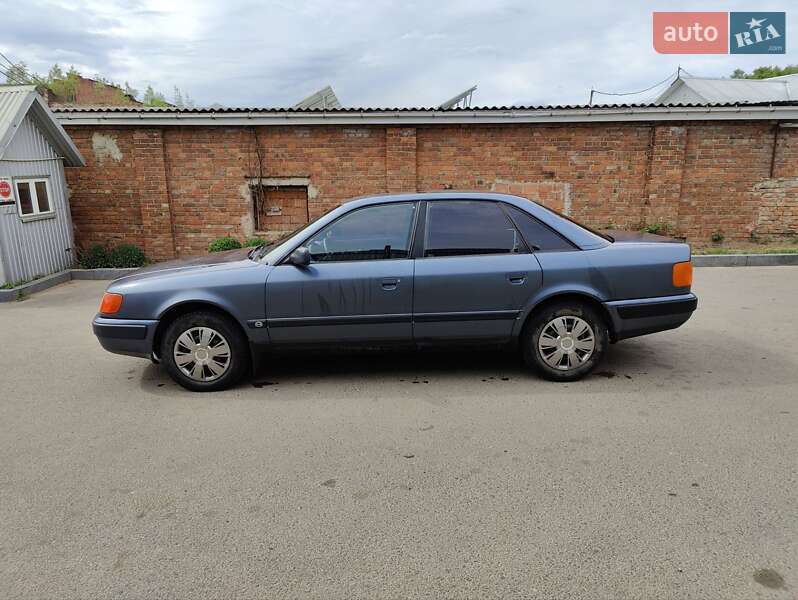 Седан Audi 100 1992 в Черновцах