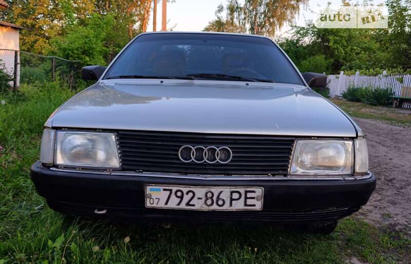 Седан Audi 100 1988 в Бердичеве