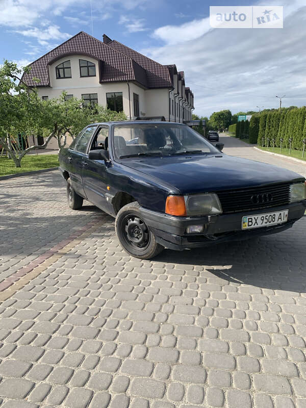 Седан Audi 100 1986 в Дунаївцях