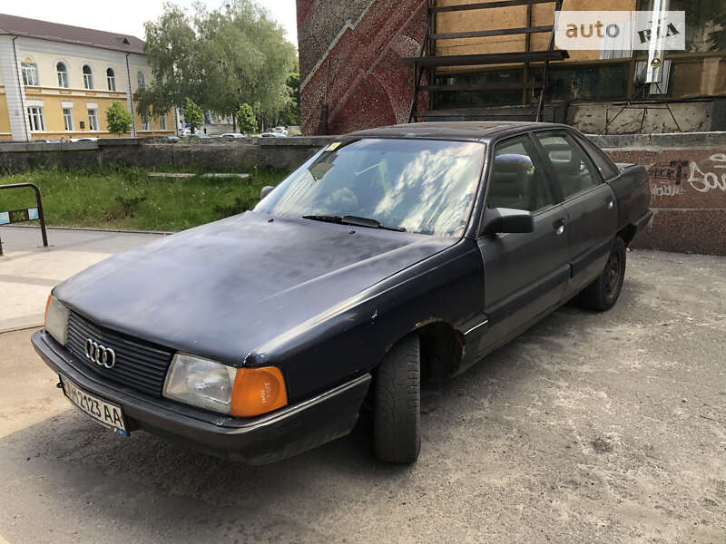Седан Audi 100 1983 в Житомире