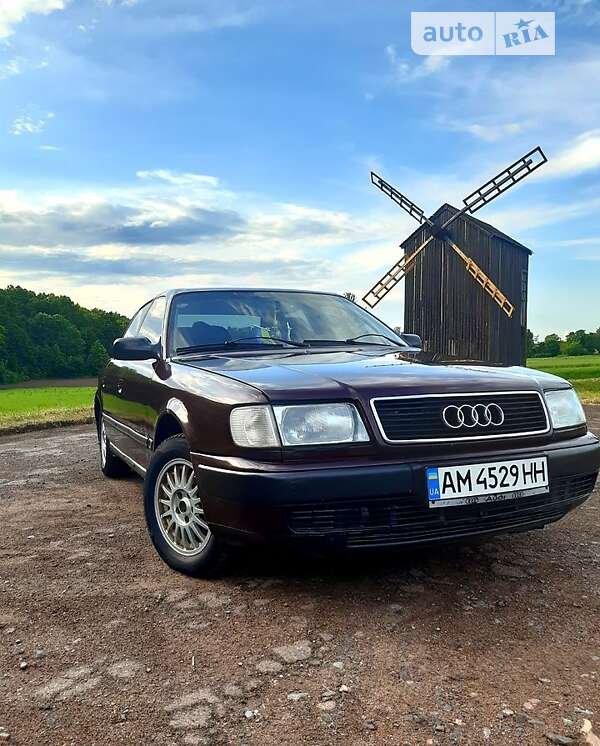 Седан Audi 100 1991 в Диканьке