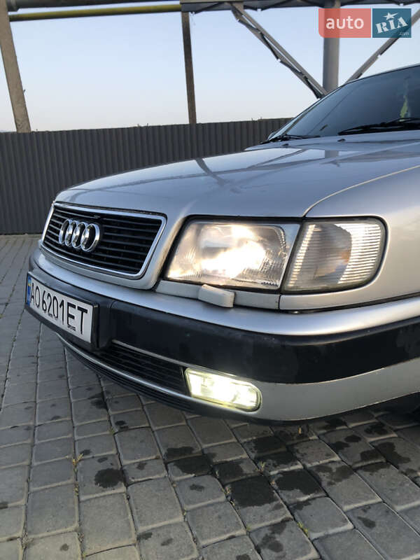 Седан Audi 100 1991 в Мукачево