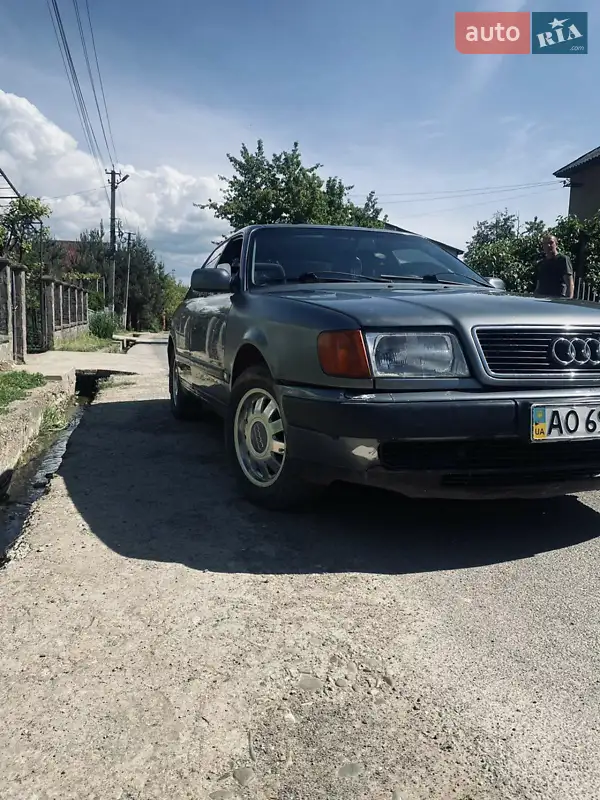 Audi 100