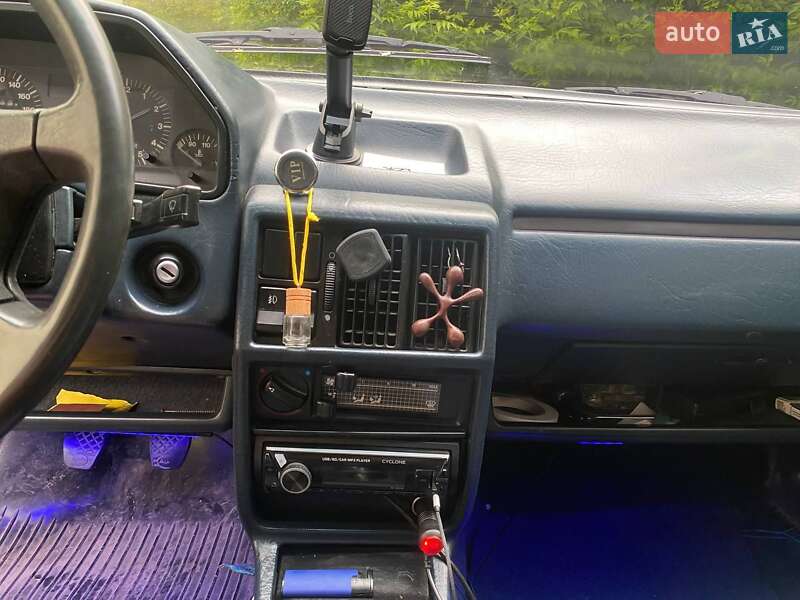 Седан Audi 100 1987 в Львове