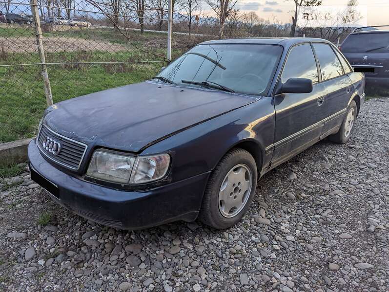 Седан Audi 100 1993 в Хусті