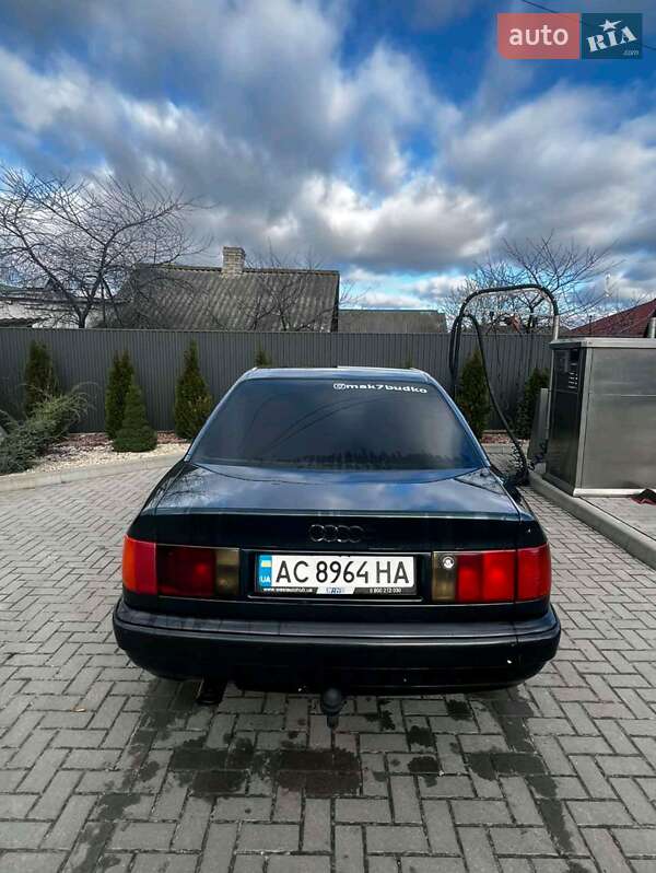 Седан Audi 100 1994 в Любешове
