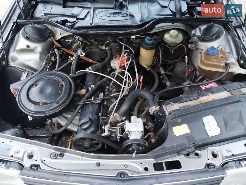 Седан Audi 100 1989 в Вишневом