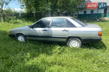 Седан Audi 100 1988 в Сторожинце