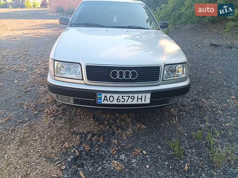 Audi 100 1992 Audi 100 1992