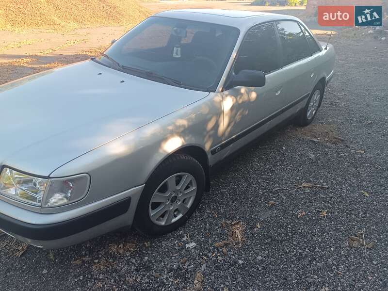Седан Audi 100 1992 в Знаменовке