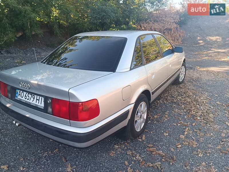Седан Audi 100 1992 в Знаменовке