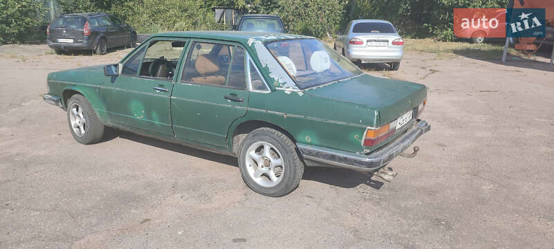 Седан Audi 100 1981 в Черняхове