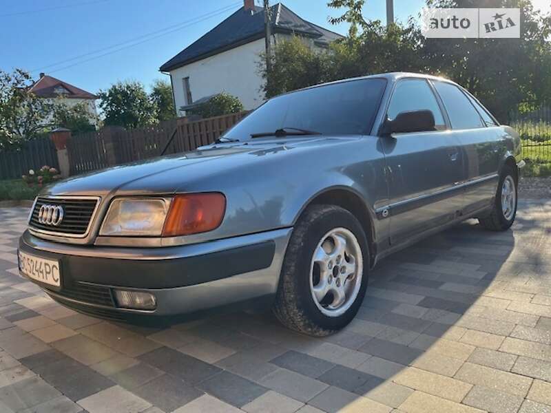 Седан Audi 100 1992 в Львове