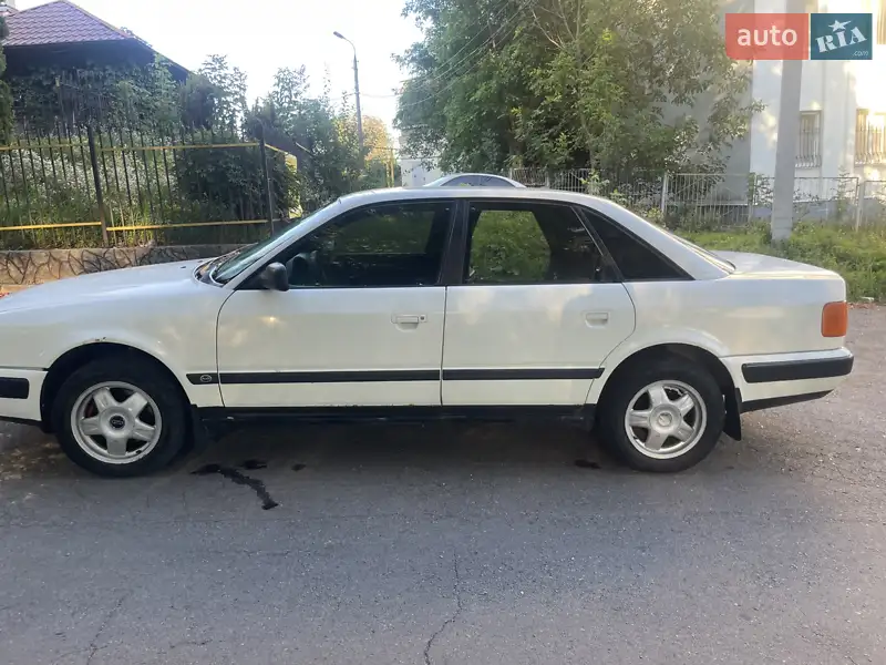 Audi 100