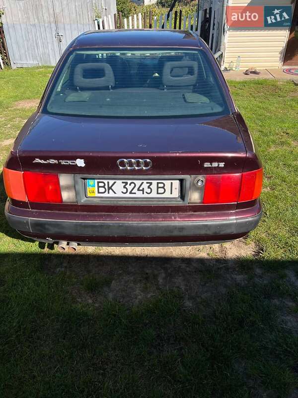 Седан Audi 100 1992 в Костополе