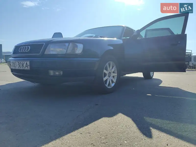 Audi 100