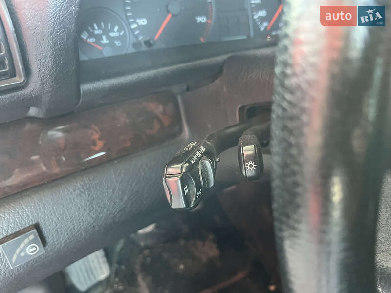 Седан Audi 100 1993 в Києві