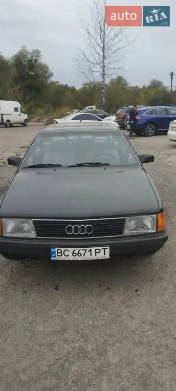 Audi 100